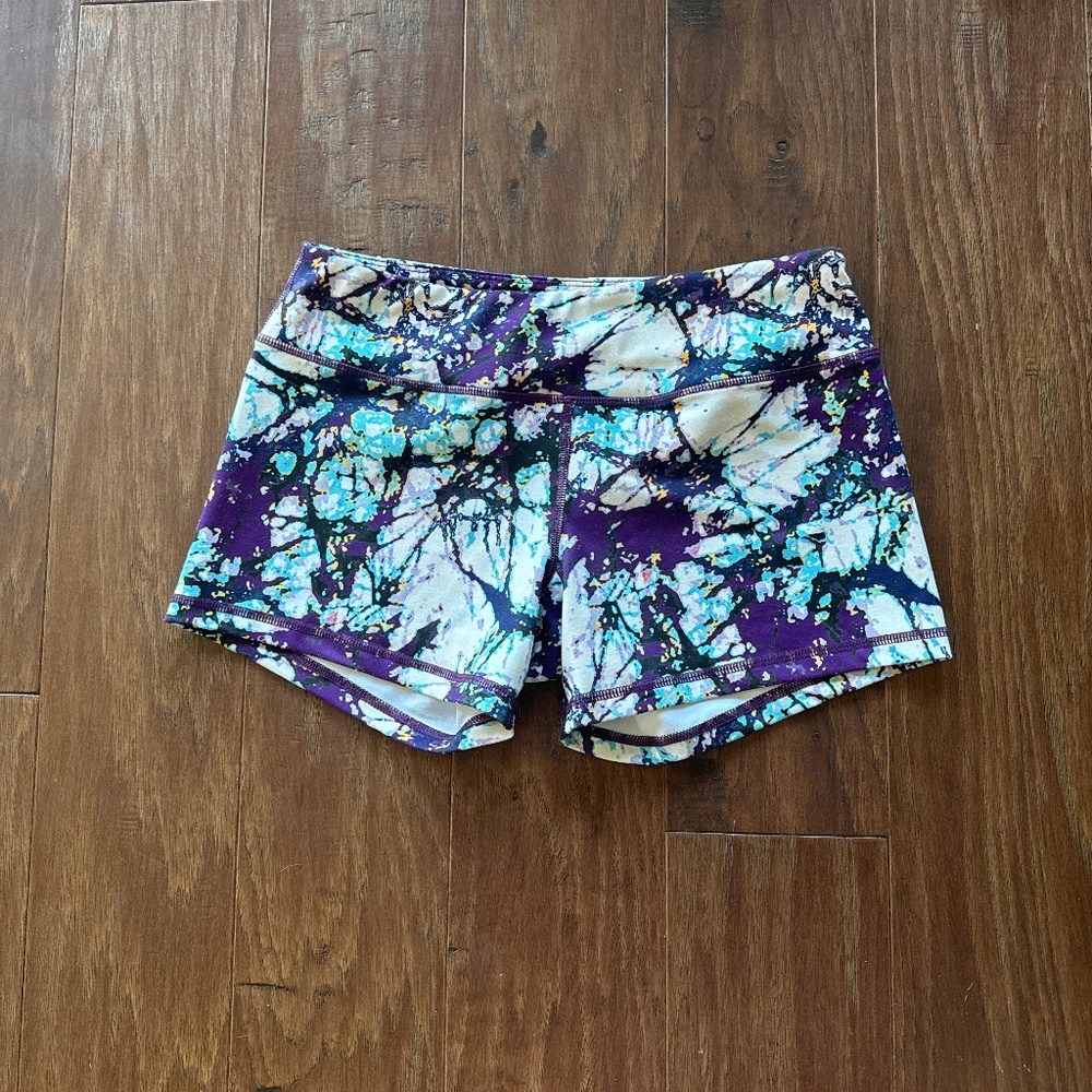 Born primitive shorts
